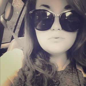 Meet your Posher, Stephanie